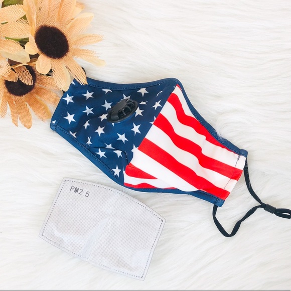 Accessories - 1/$13❗️2/$24❗️3/$33‼️AMERICAN FLAG FACE MASK- mask